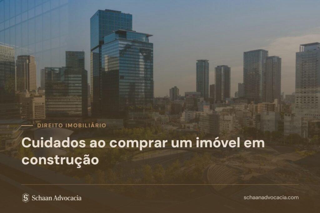Prédio de apartamentos sob véu marrom, com o título do artigo sobre compra de imóvel em construção